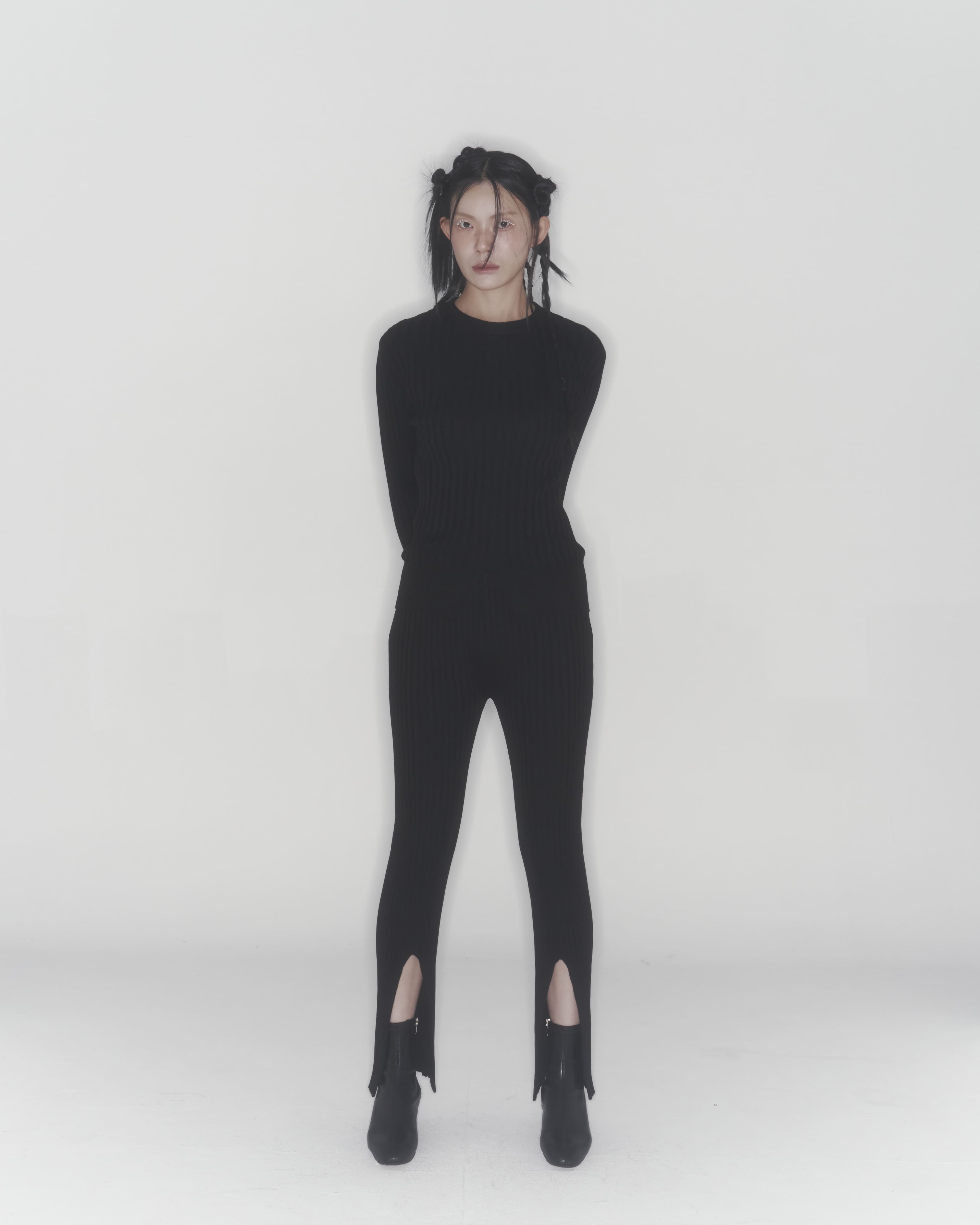 Ribbed Knit Sweater (Black) — vue 10