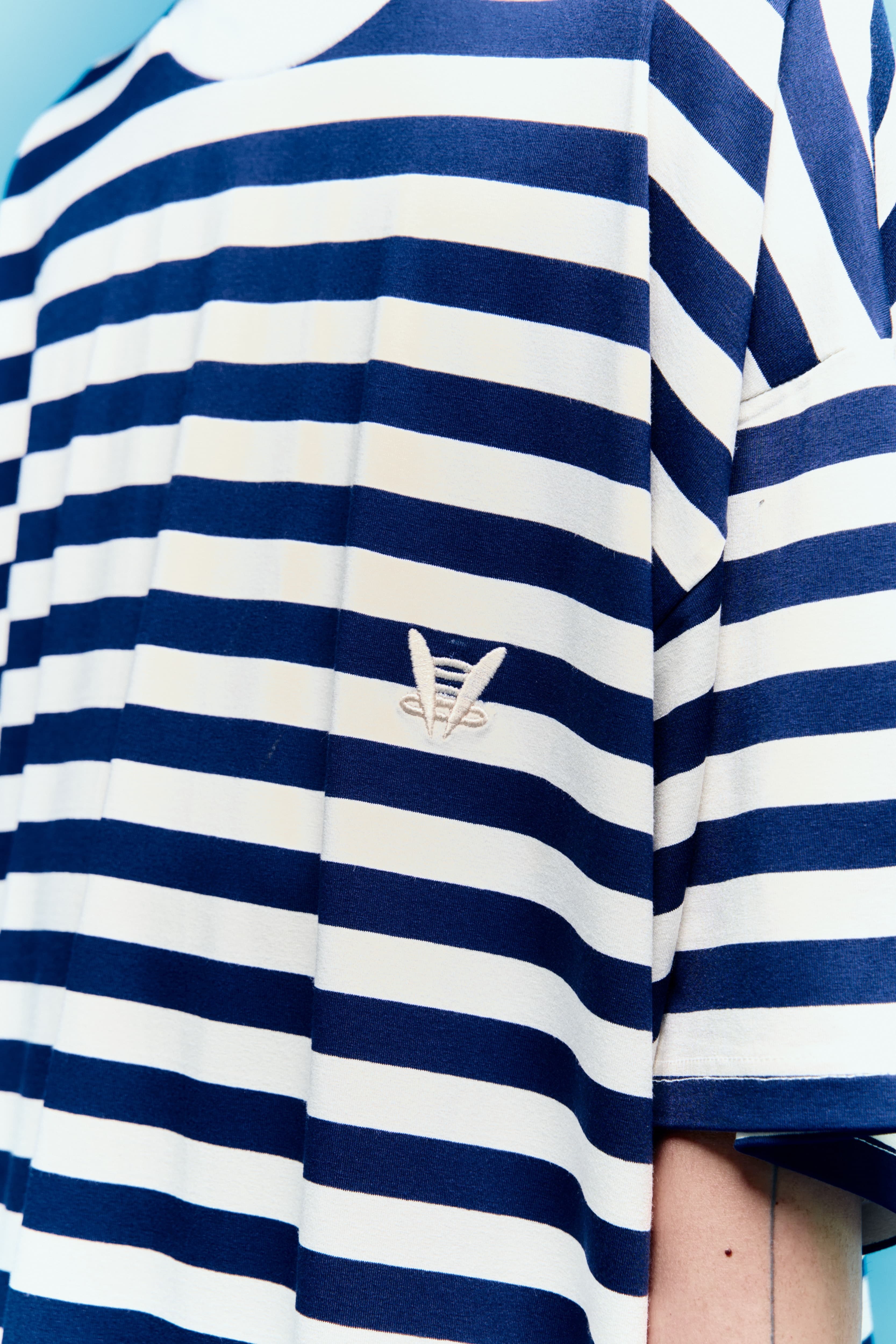 Stripe Logo T-Shirt — vue 16