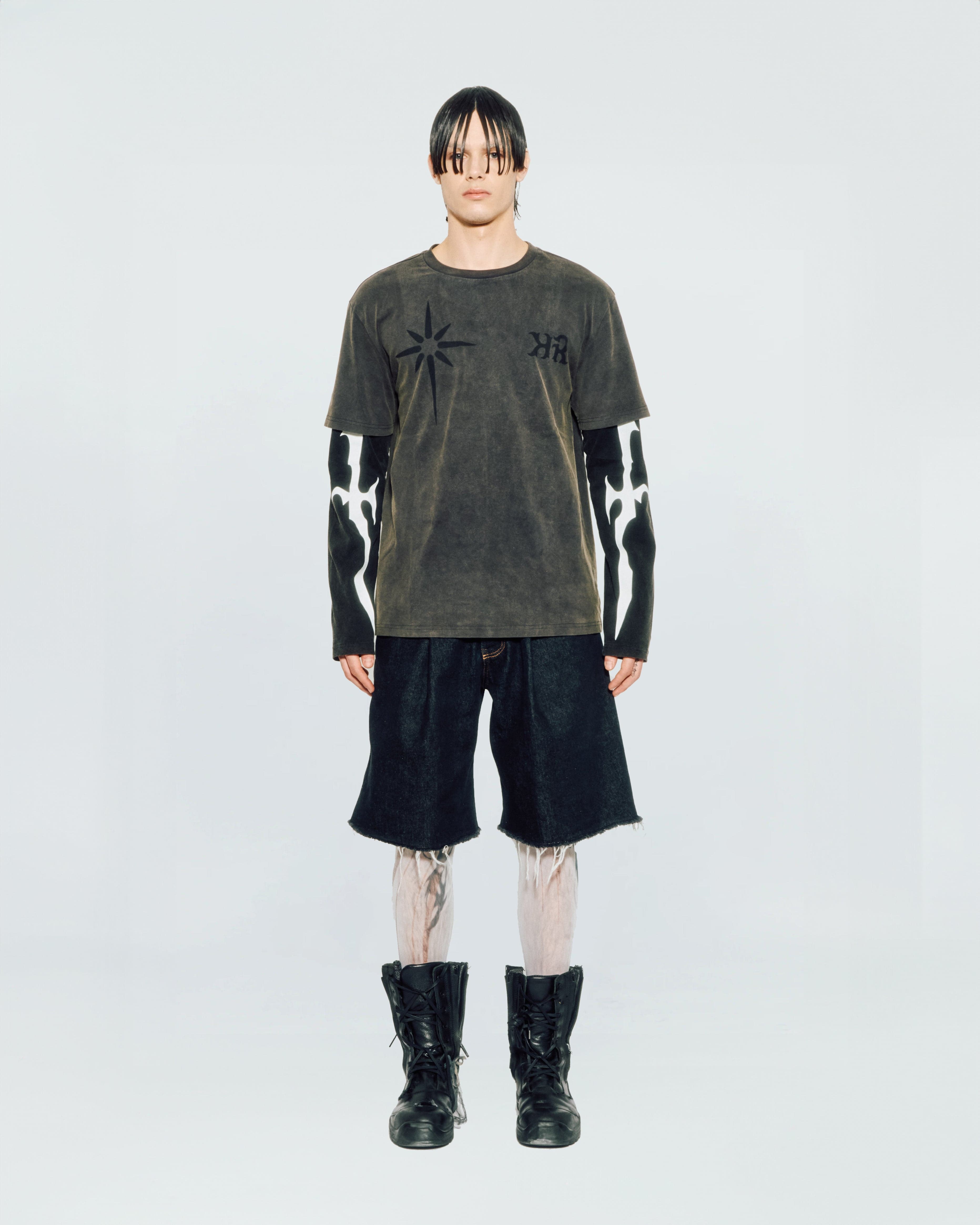 Layered Long Sleeve — vue 3