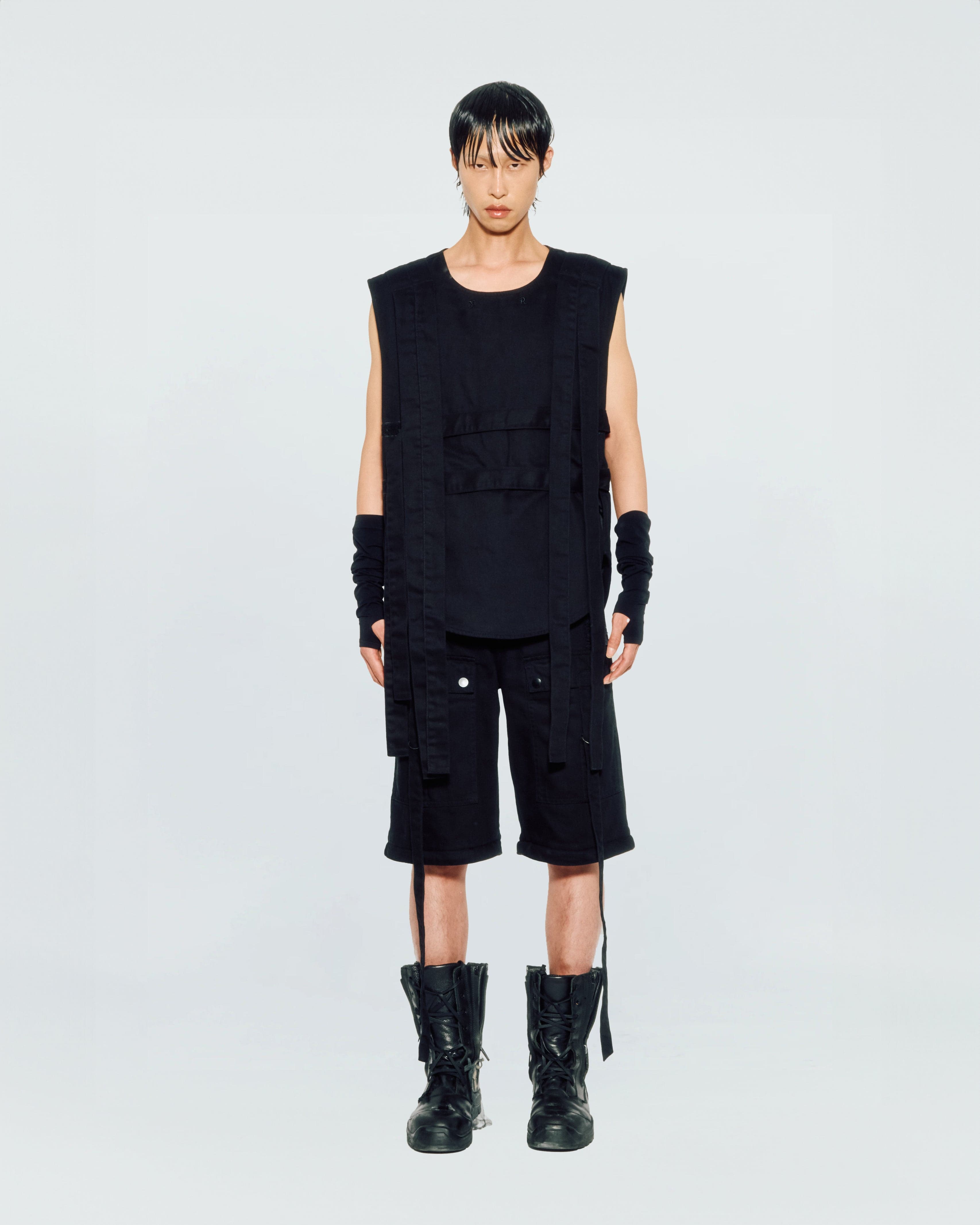 Straps Vest — vue 3