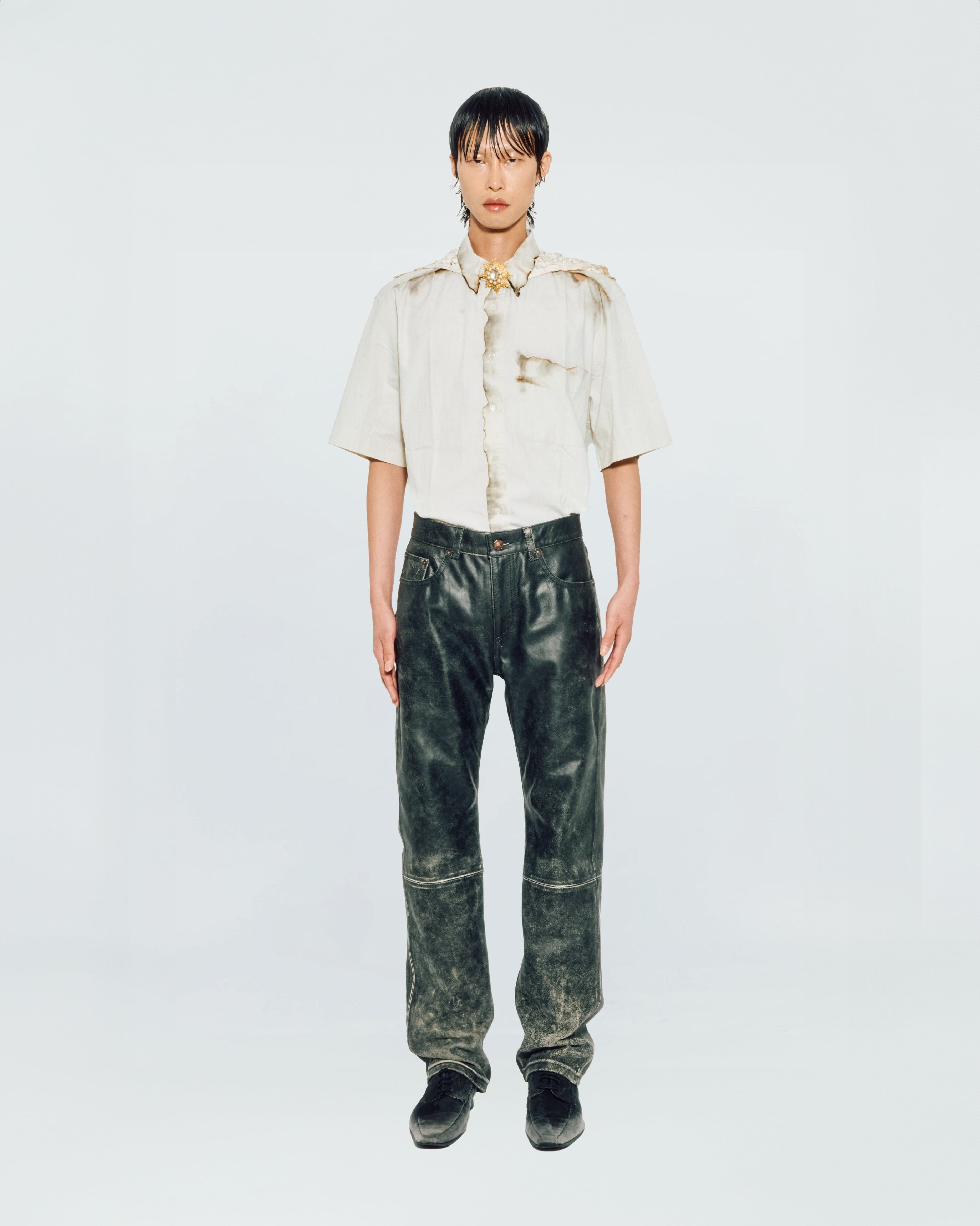 Black Leather Pants — vue 3