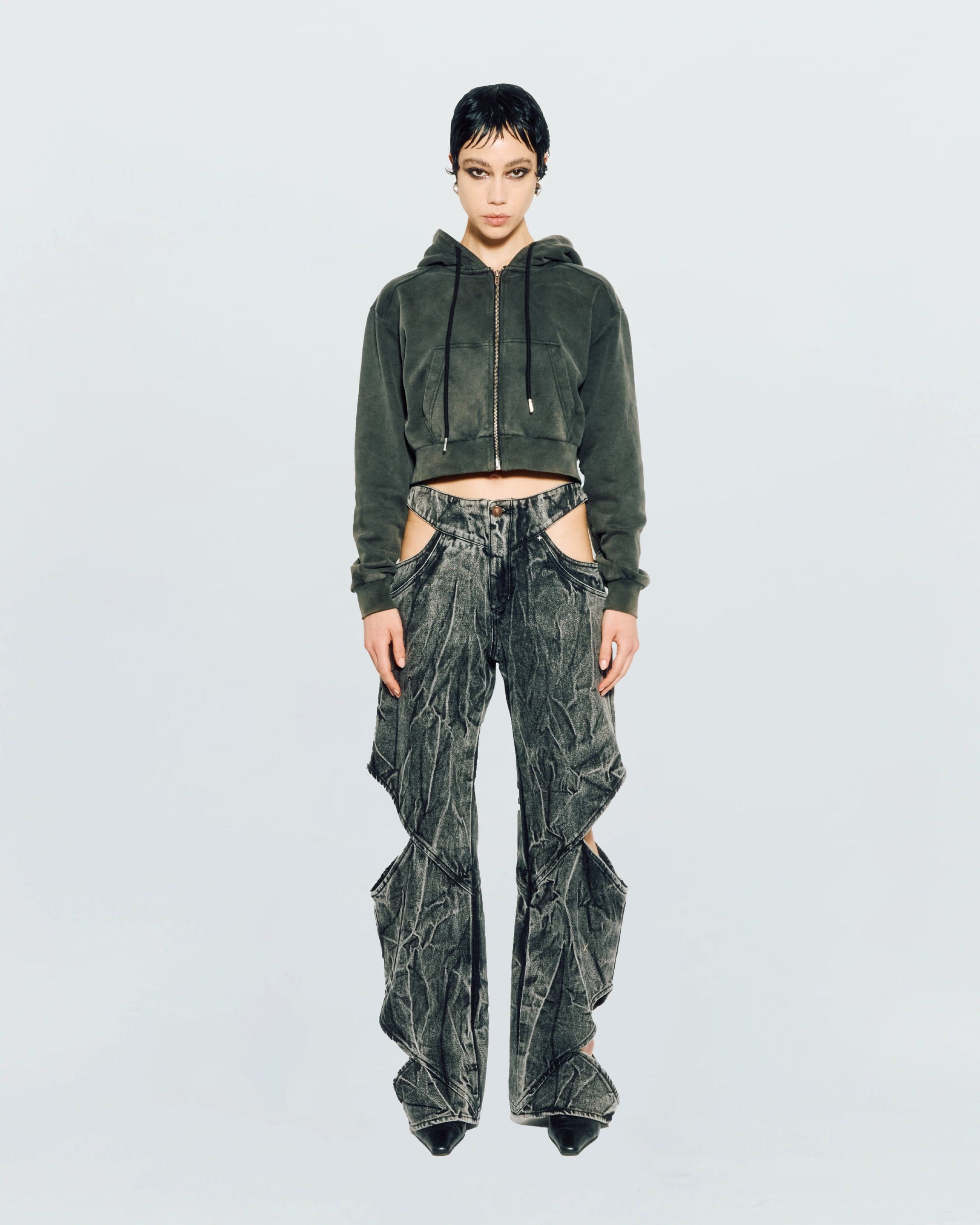 Cut-Out Denim Pants — vue 3