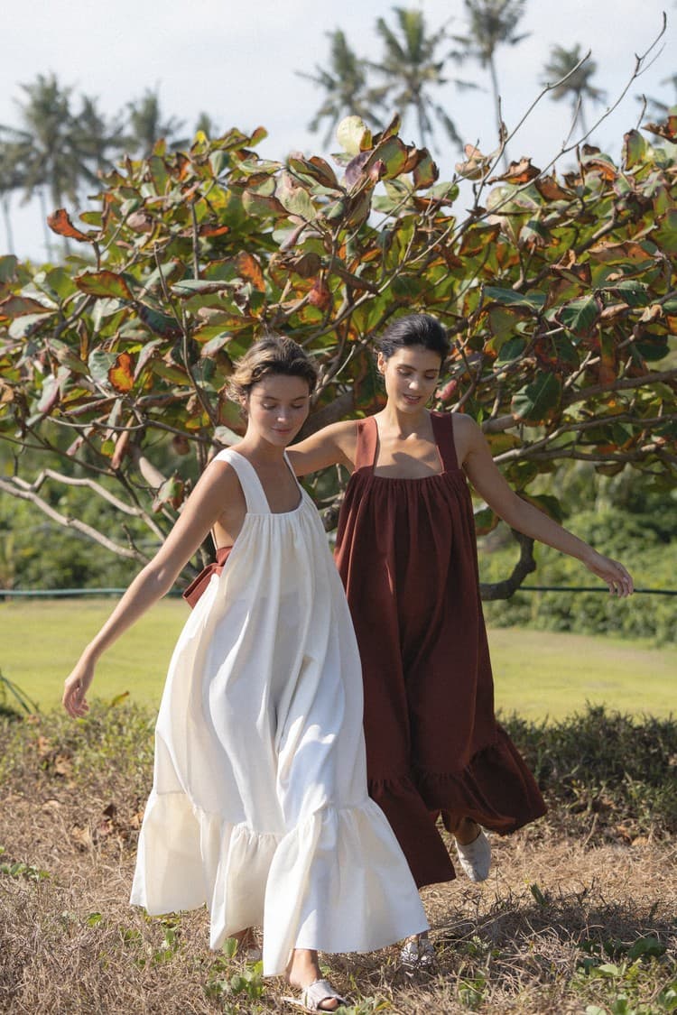 Daphne Cream Tie-back Maxi Dress — vue 10