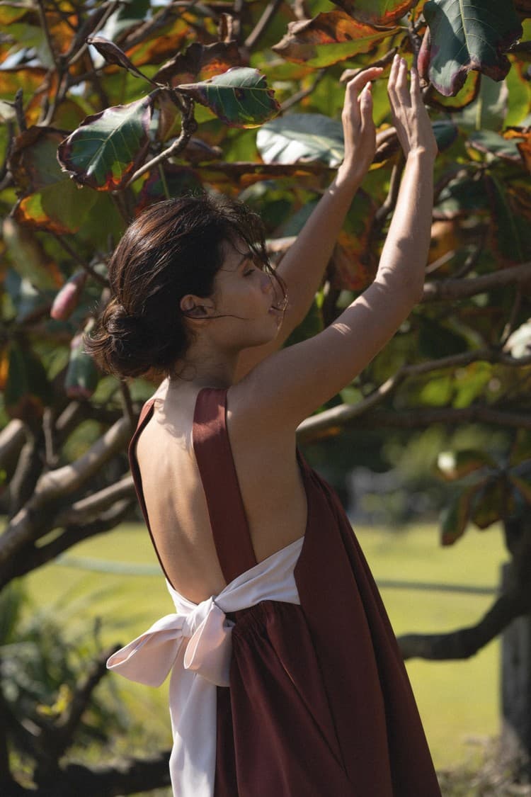 Daphne Brown Tie-back Maxi Dress — vue 10