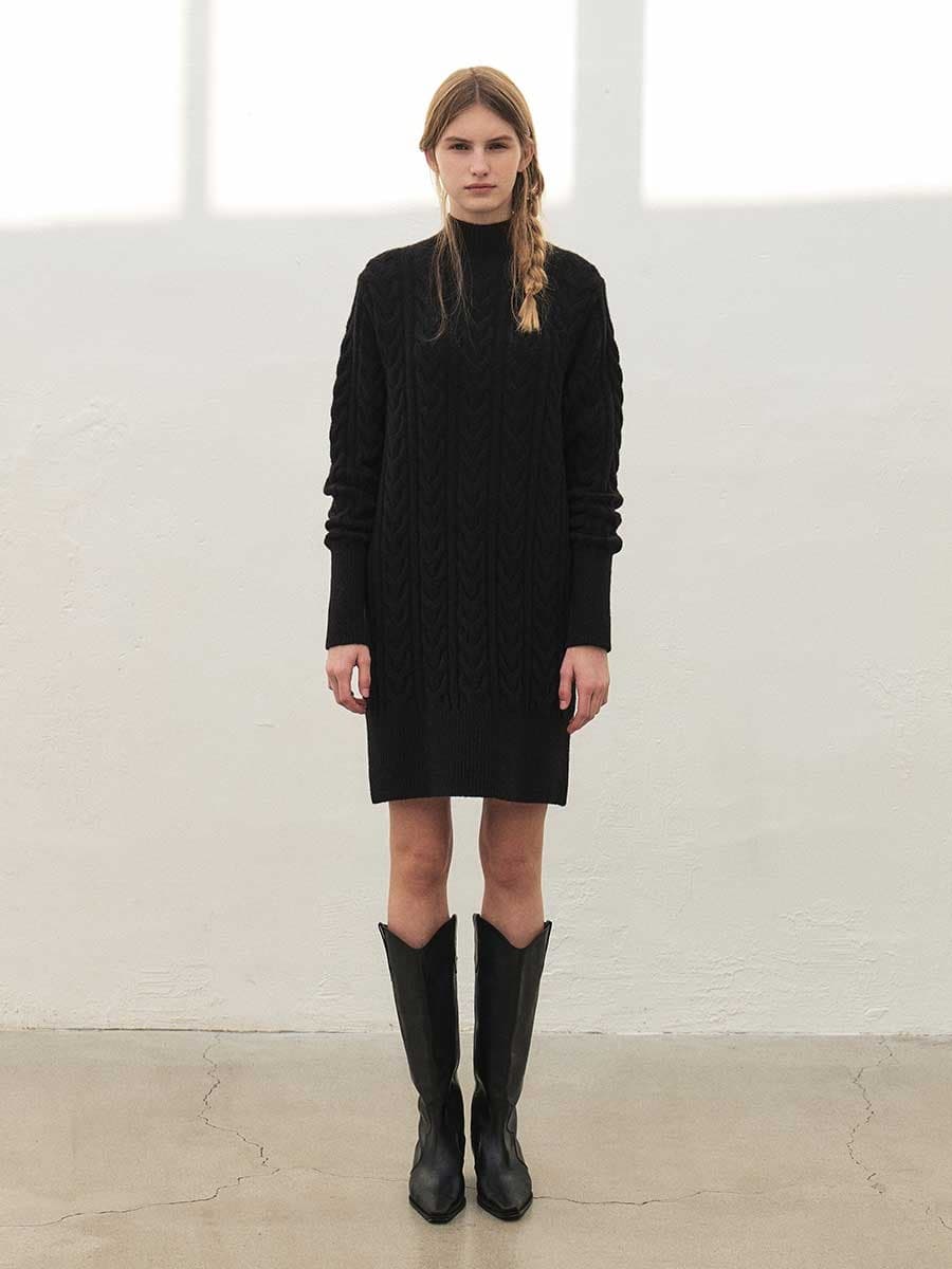 RTF WOOL HALF NECK CABLE KNIT DRESS_BLACK