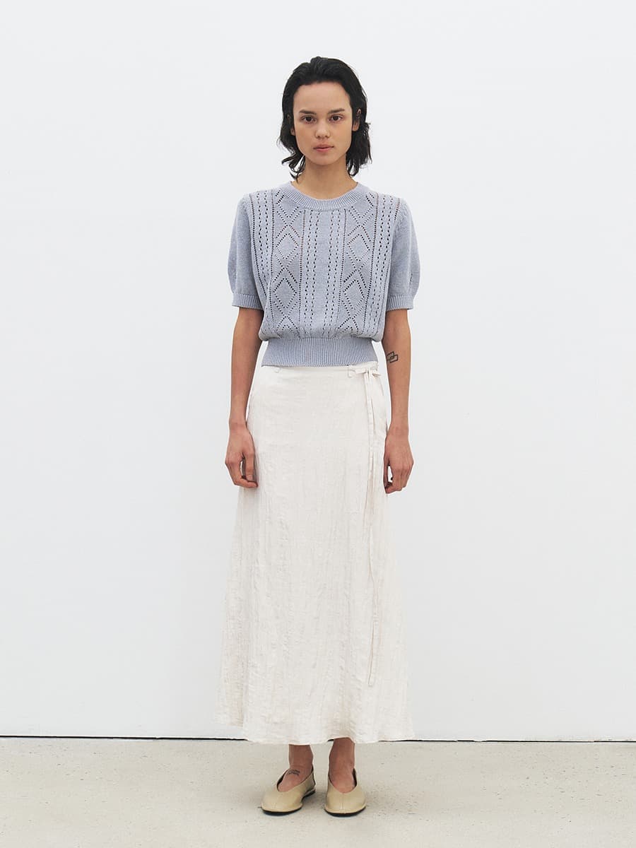 TFR CREASED SHEEN FLARE SKIRT_IVORY