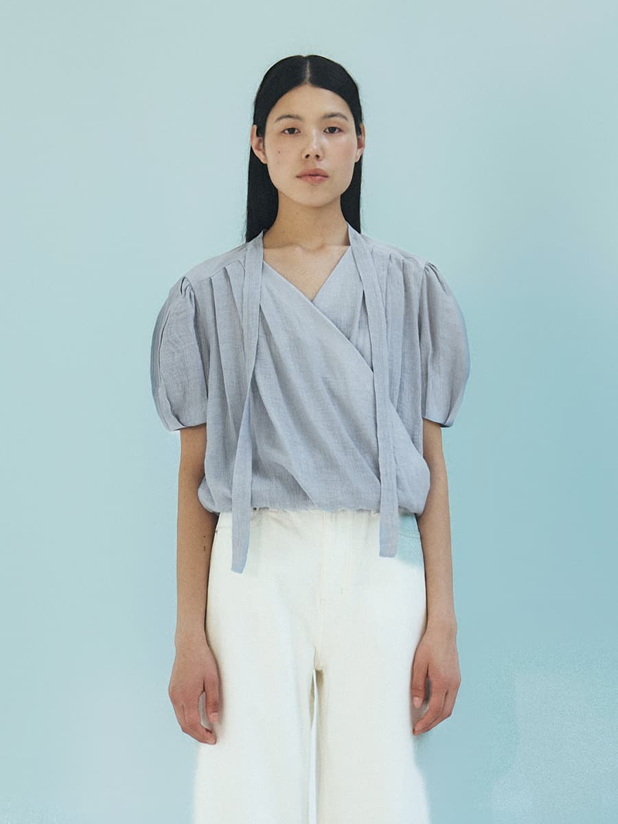 TFR CRINKLE WRAP SCARF BLOUSE_SKY