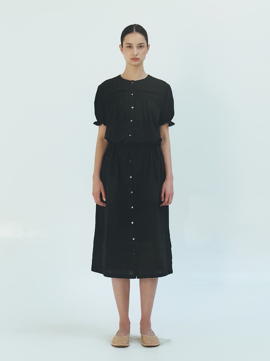TFR PUFF LACE TUCK DRESS_BLACK