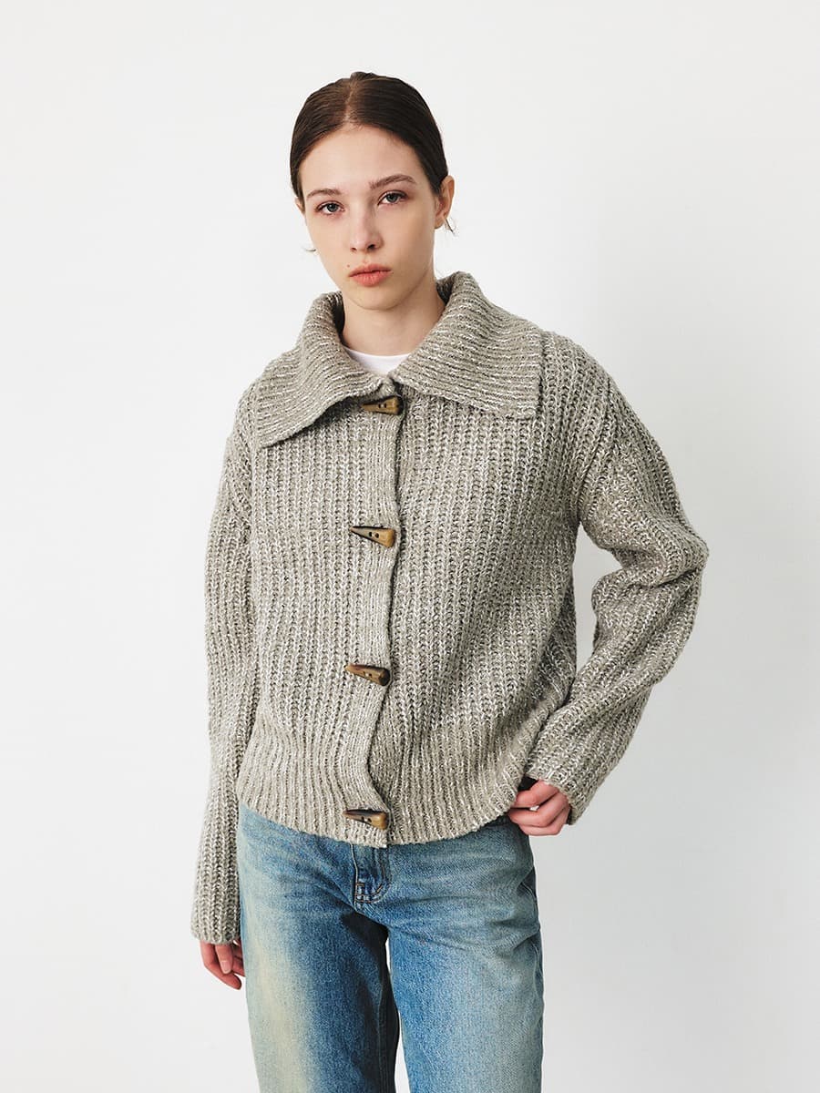 TFF TOGGLE BUTTON BOUCLE KNIT CARDIGAN_KHAKI