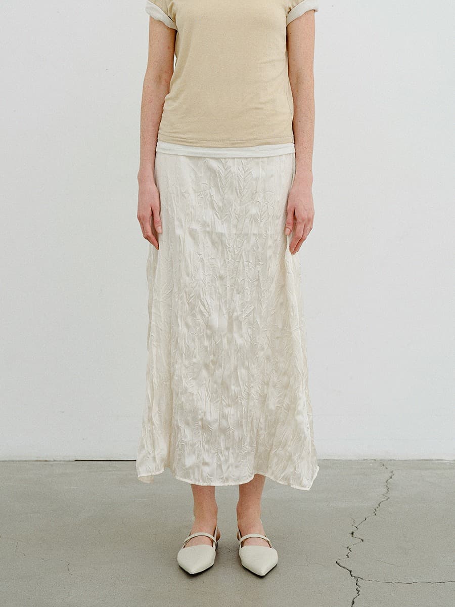 TVR CREASED SHEEN FLARE SKIRT_IVORY