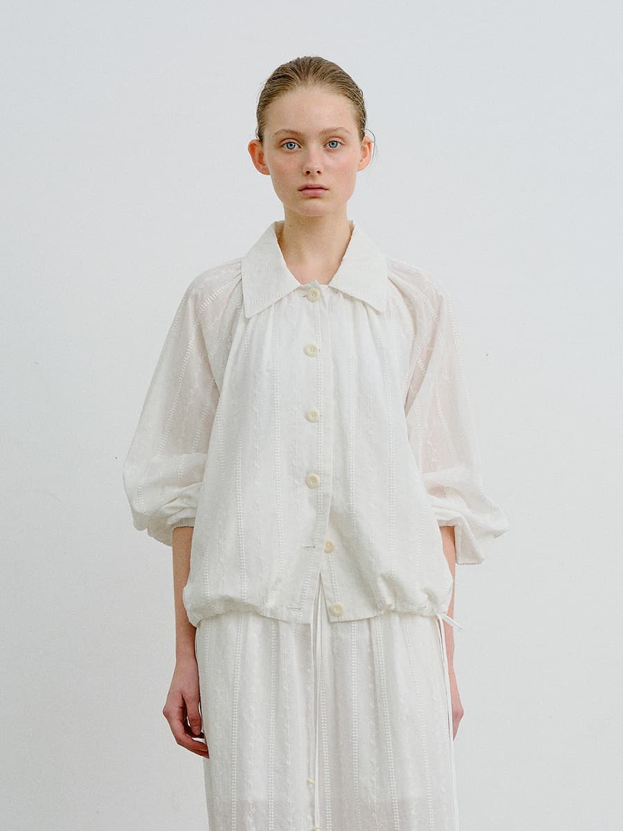 TVR EMBROIDERY COLLAR JUMPER_WHITE