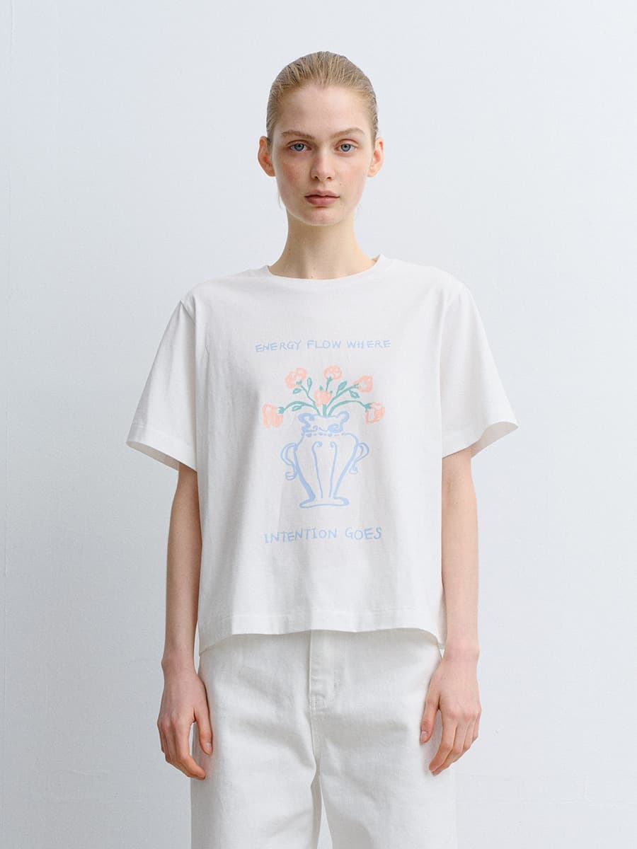 TVR VASE OF FLOWERS TOP_WHITE