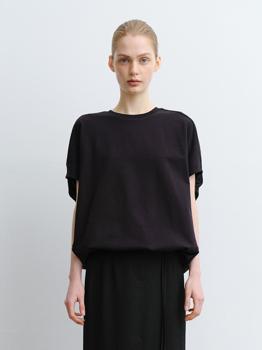 TVR VOLUME SATIN STRING TOP_BLACK