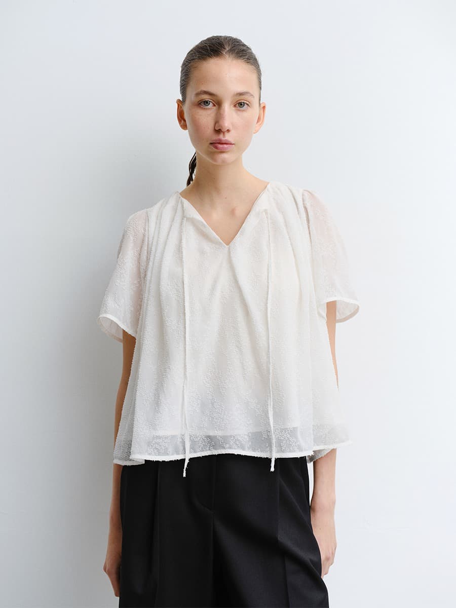TVR JACQUARD SEE THROUGH BLOUSE_WHITE