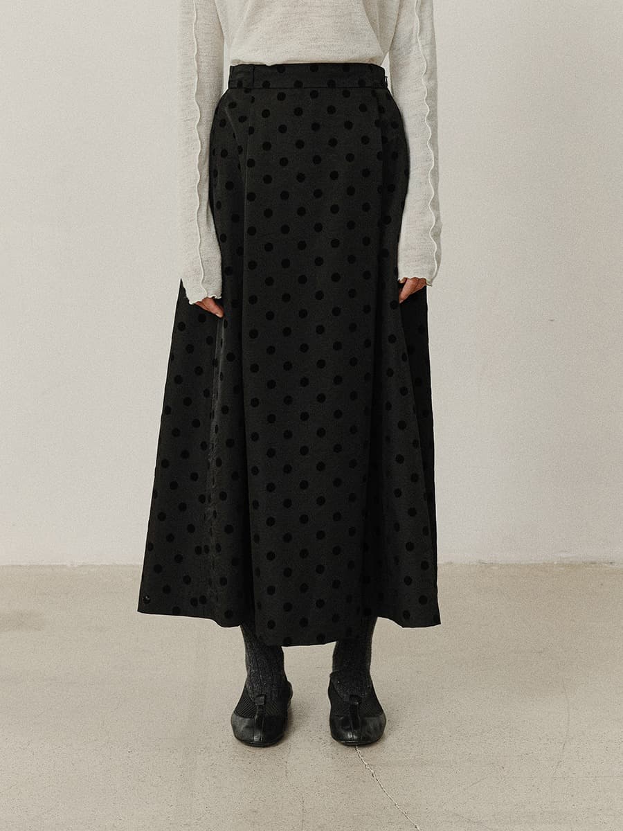 TVF DOT FLARED SKIRT_BLACK