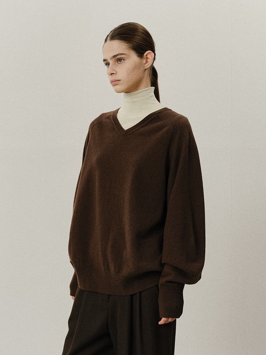 TVF MERINO WOOL OVERFIT V-NECK KNIT TOP_DEEP BROWN