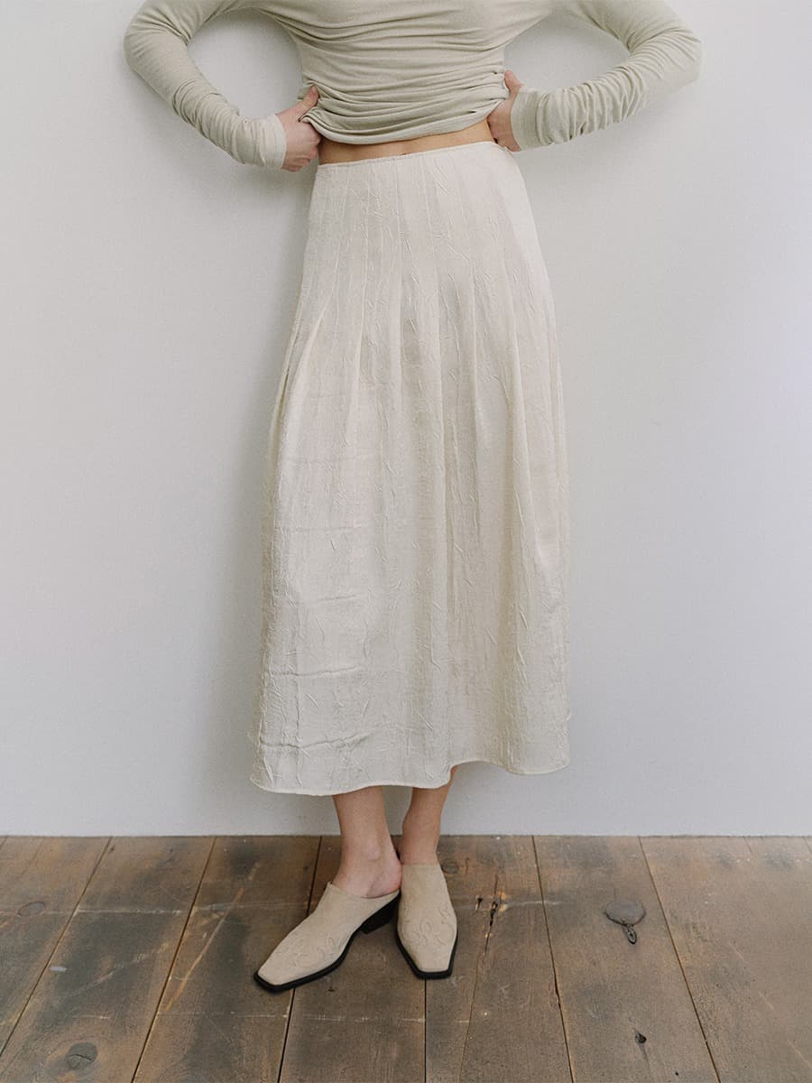 TIS WRINKLE TUCK FLARE SKIRT_IVORY