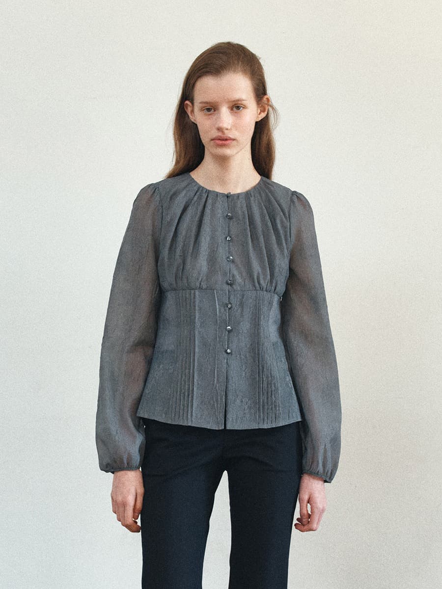 TIS FLORAL PIN TUCK BLOUSE_ D-GREY