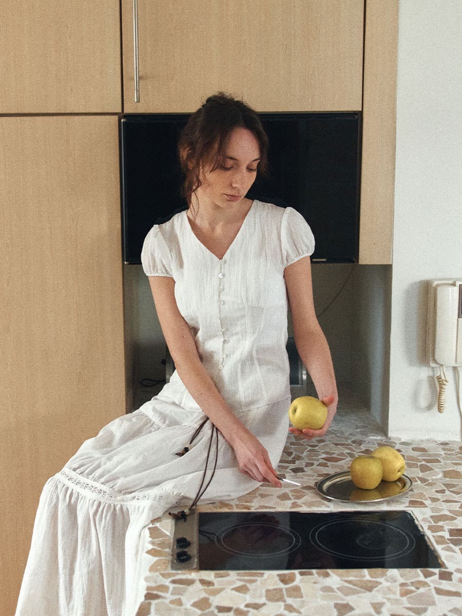TIR LINE V-NECK BLOUSE_WHITE