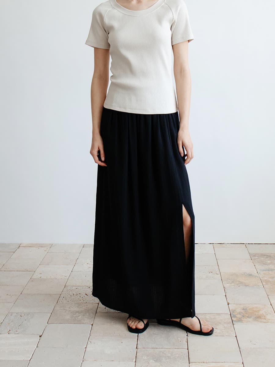 TIR CRINKLE SHEER LONG SKIRT_BLACK