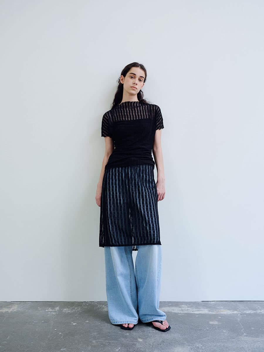 TIR LACE MOCK NECK TOP_BLACK — vue 3