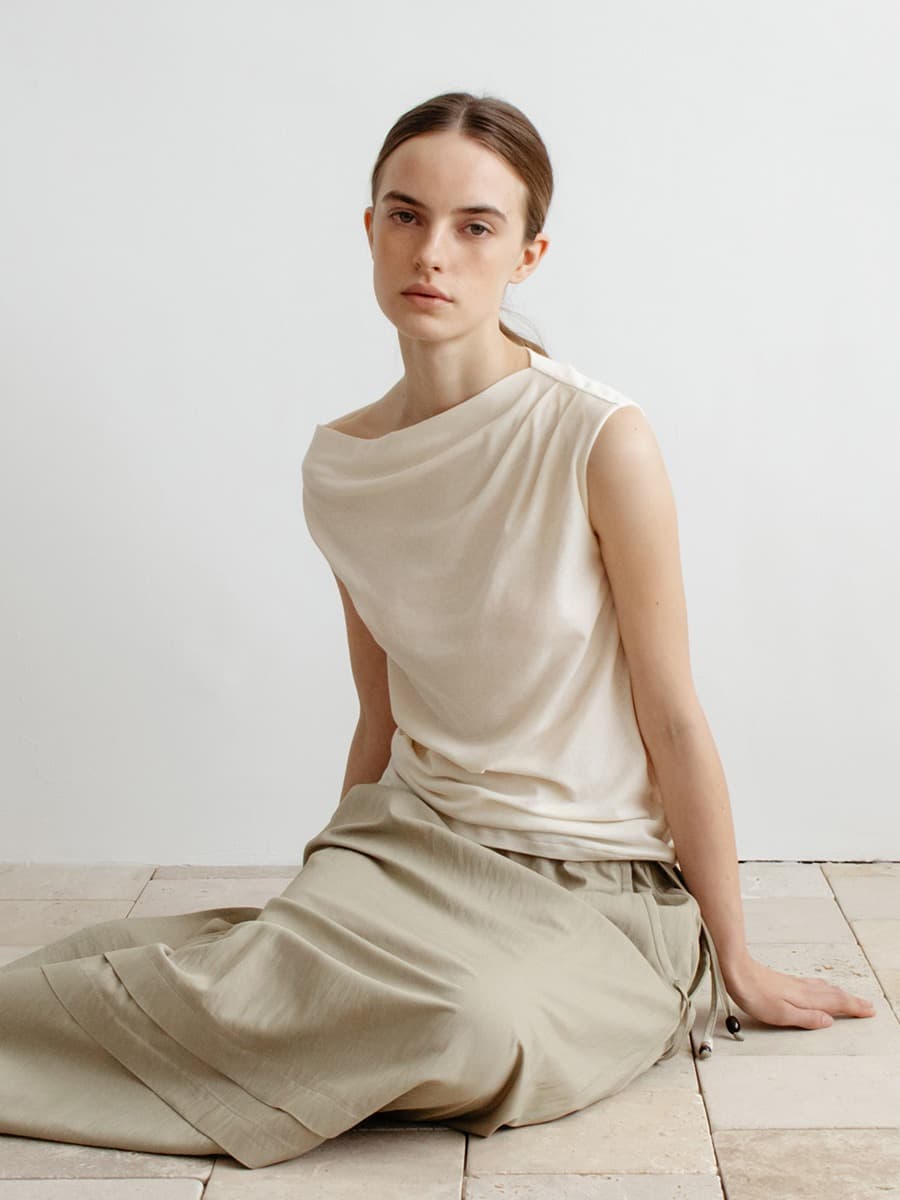 TIR ASYMMETRIC TUCKED TOP_IVORY