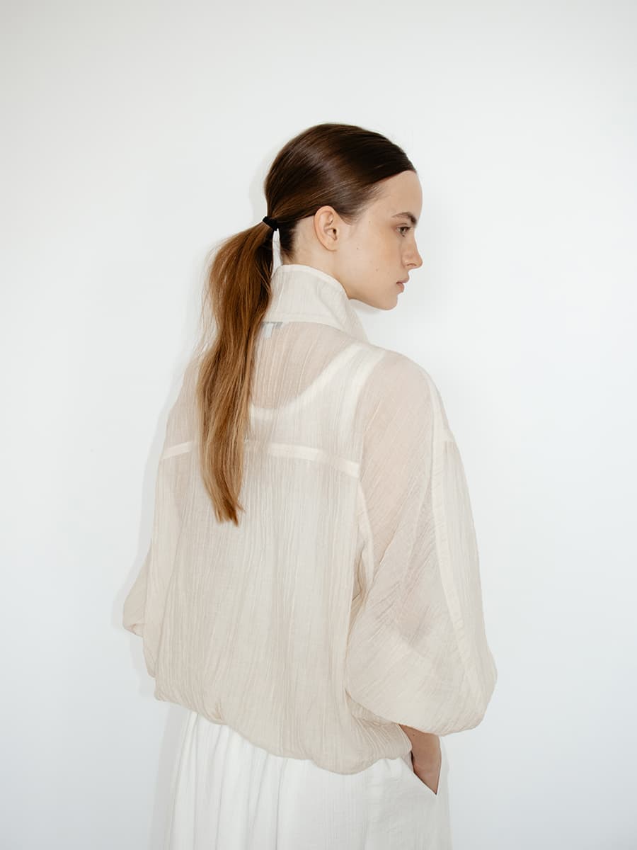 TIR CRINKLE HIGH-NECK BLOUSON_BEIGE — vue 5