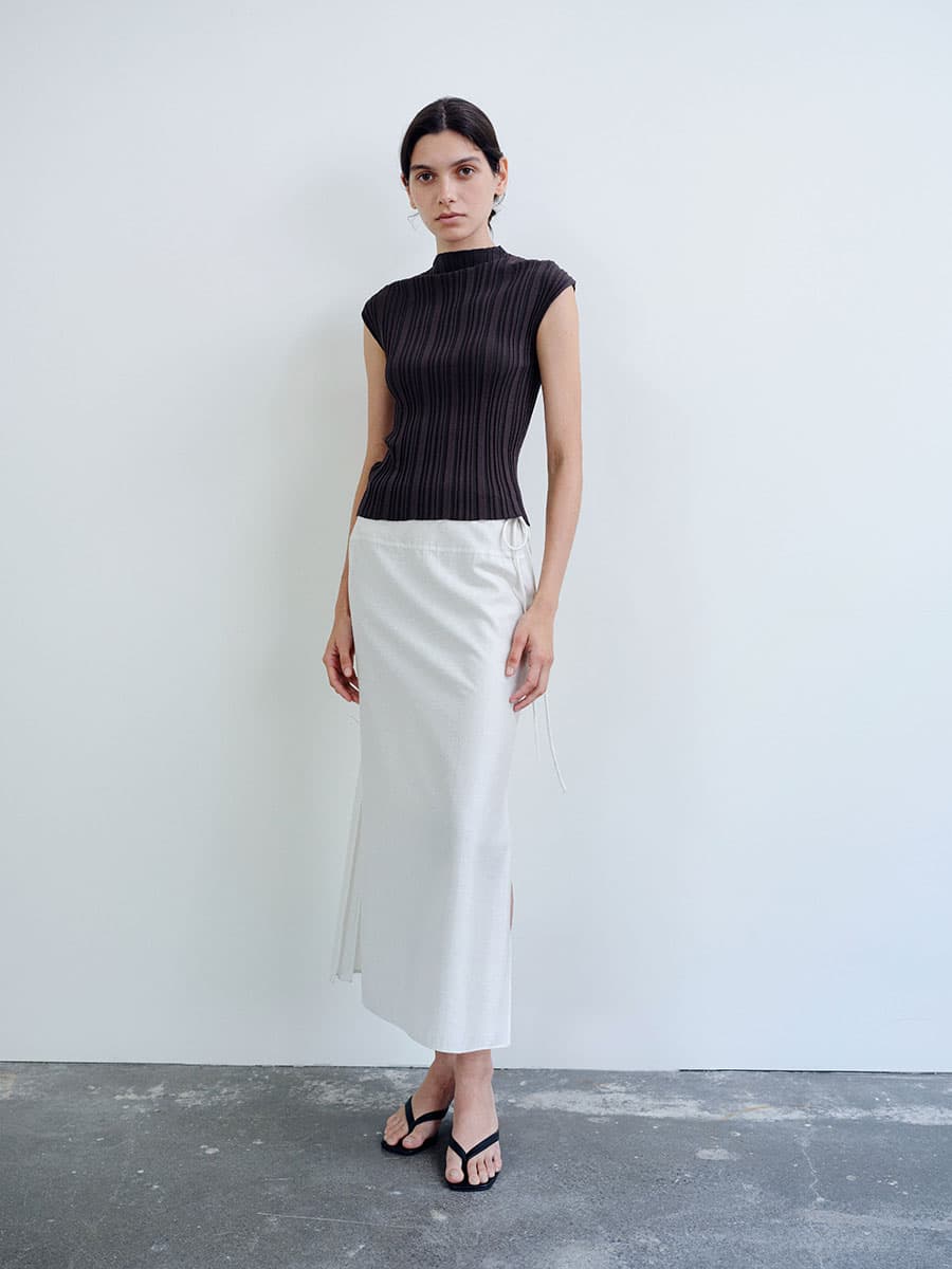 TIR PLEATED KNIT TOP_CHARCOAL — vue 3