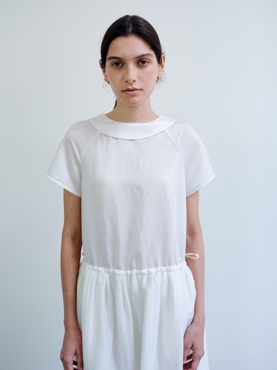 TIR ROLL COLLAR SHINING DRESS_CREAM — vue 5