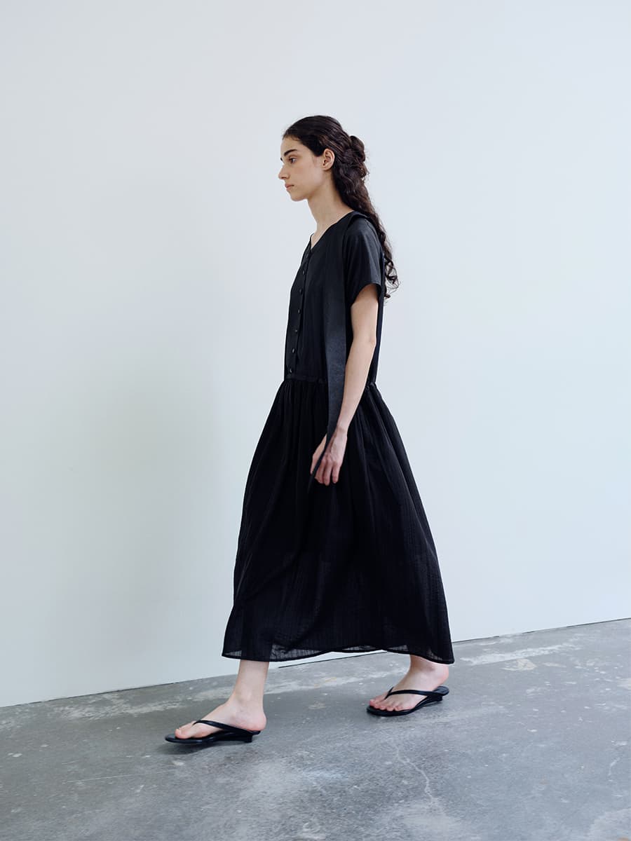 TIR ROLL COLLAR SHINING DRESS_BLACK — vue 2