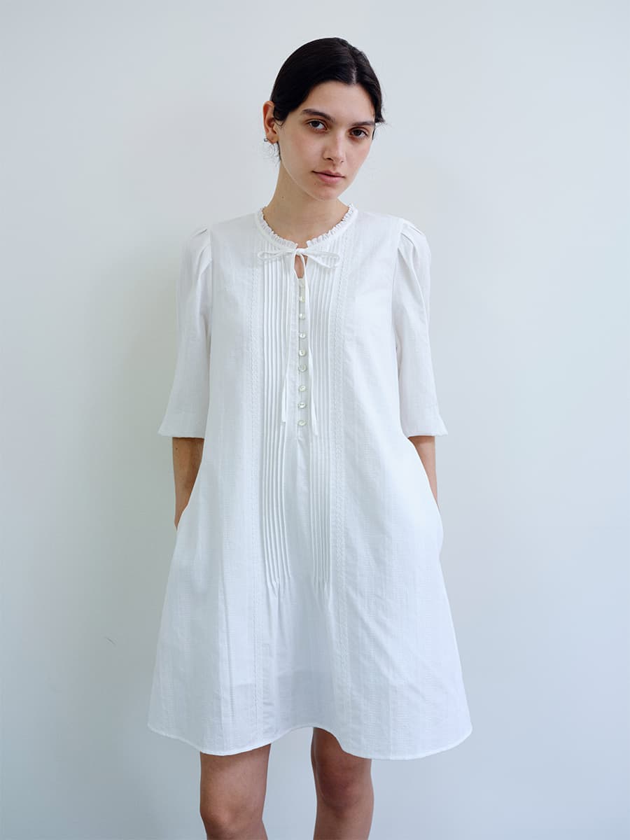 TIR PINTUCK LACE TIE DRESS_WHITE