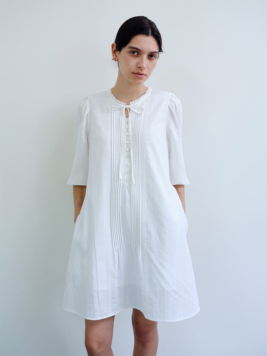 TIR PINTUCK LACE TIE DRESS_WHITE