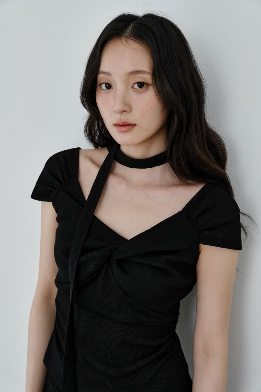 Scarf Twist Top (Black)