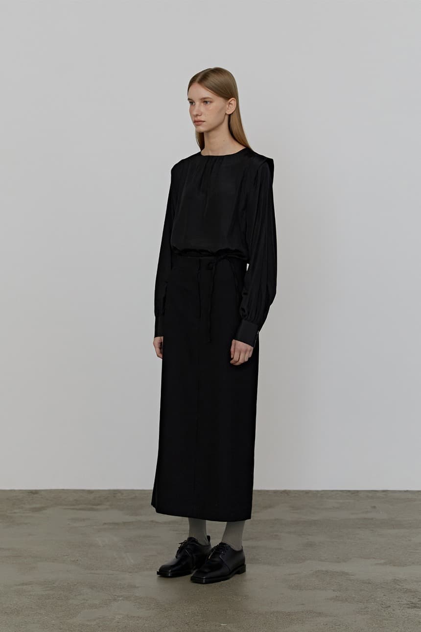 Shining Volume Blouse (Black)