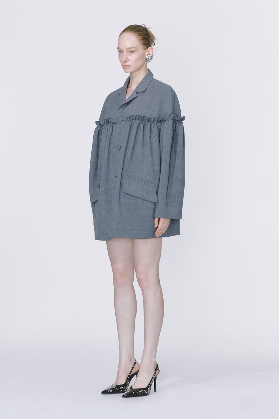 Oversized Half And Half Horizontal Ruffel 3-Button Blazer — vue 4