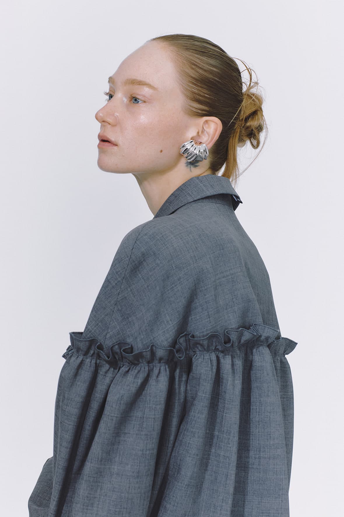 Oversized Half And Half Horizontal Ruffel 3-Button Blazer — vue 8