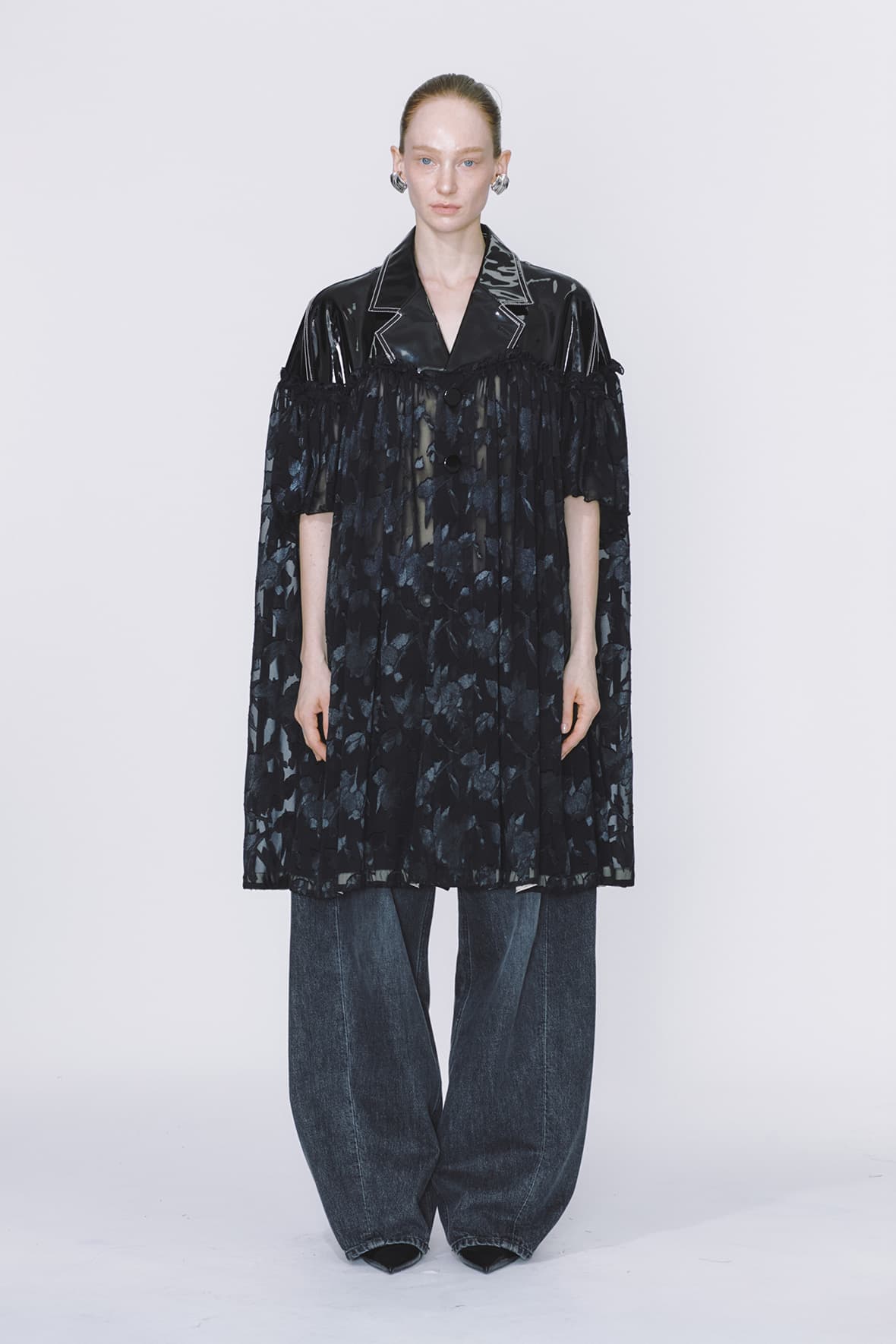 Half And Half Horizontal Ruffel Contrast Fabric Coat — vue 3