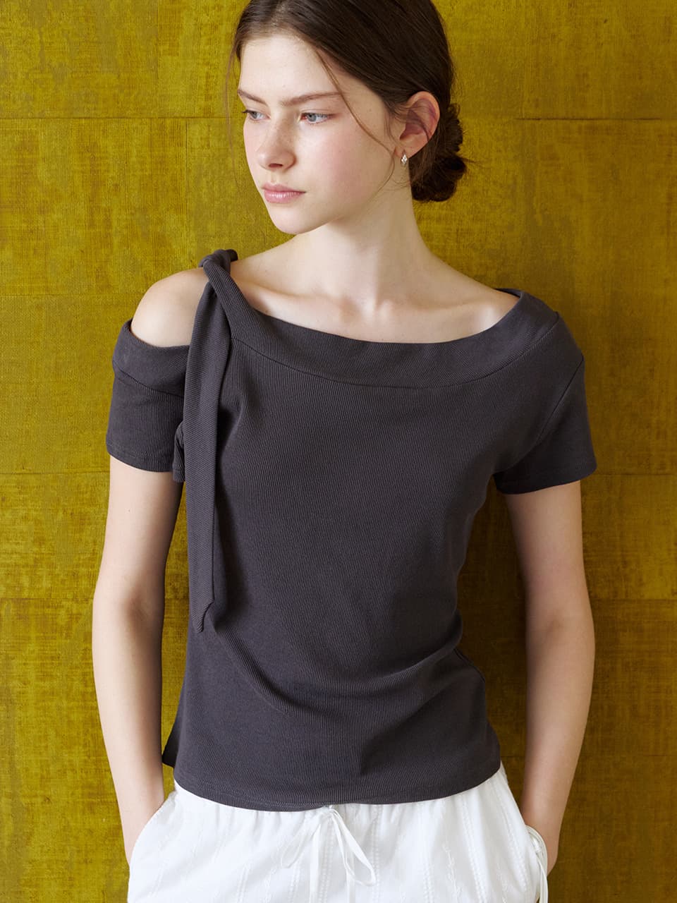 off-shoulder tie T-shirt (charcoal) orc 6046 — vue 2