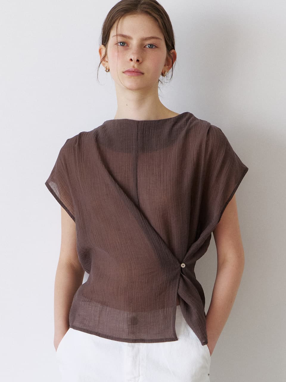 mock neck wrap blouse (brown) orc 6047 — vue 1