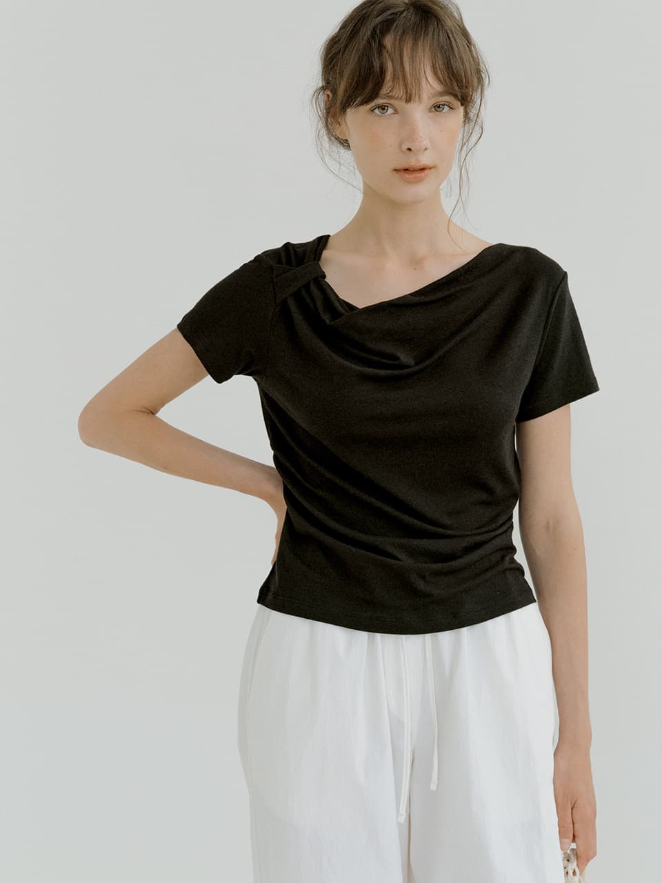 twist strap T-shirt (black) orc 6069 — vue 2