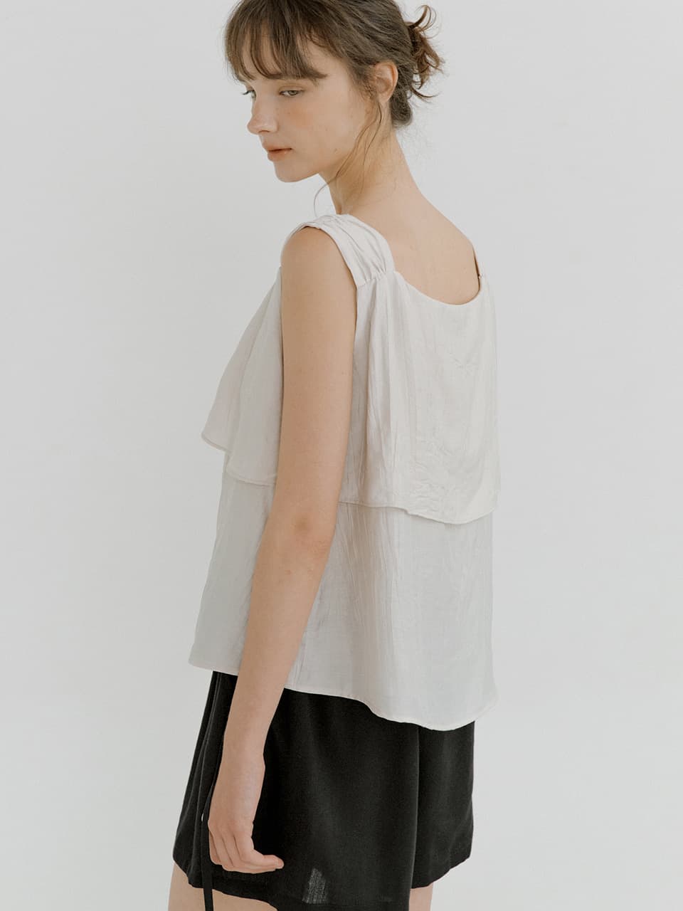 flap shirring flared blouse (ash beige) orc 6076 — vue 4