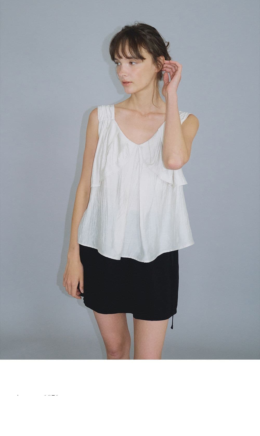 flap shirring flared blouse (ash beige) orc 6076 — vue 5