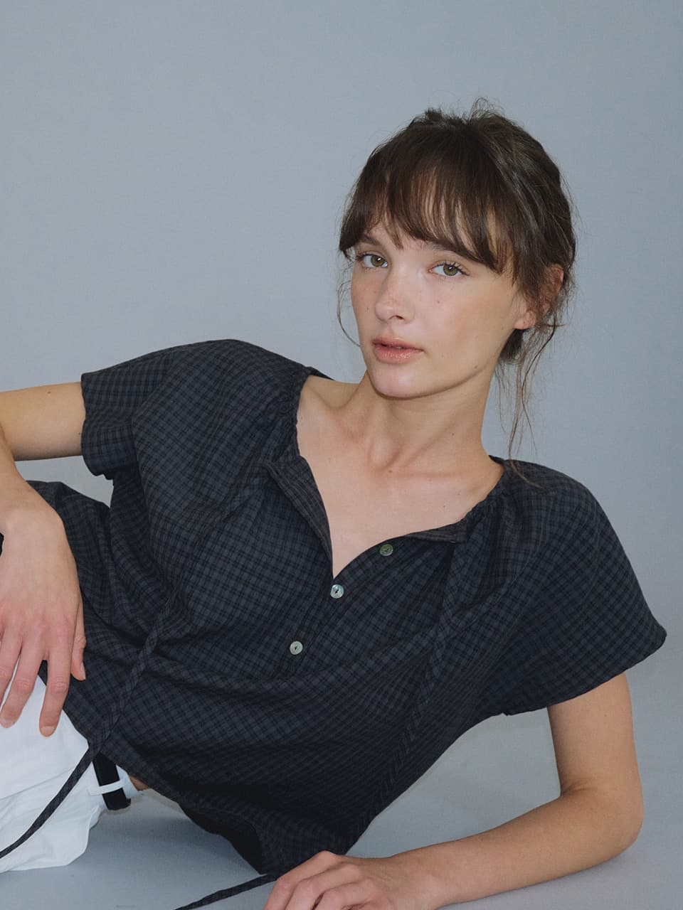 deep henly-neck check blouse (charcoal) orc 6078 — vue 2