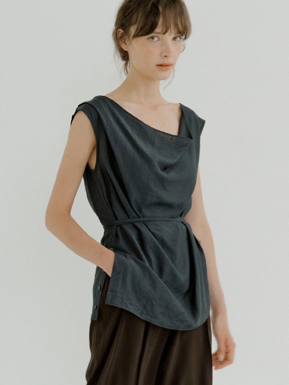 draped side open blouse (charcoal) orc 6080 — vue 1
