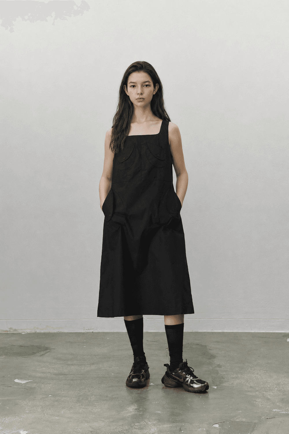 Round pocket cotton dress - Black — vue 7