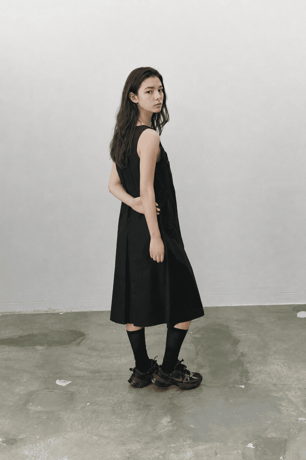 Round pocket cotton dress - Black — vue 8
