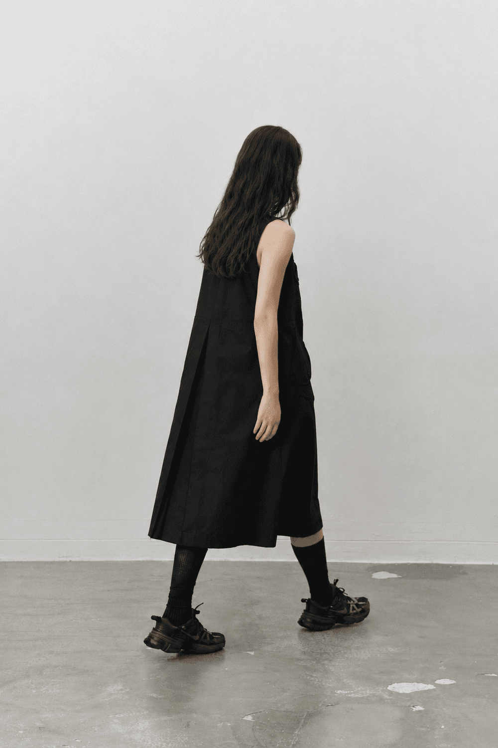 Round pocket cotton dress - Black — vue 10