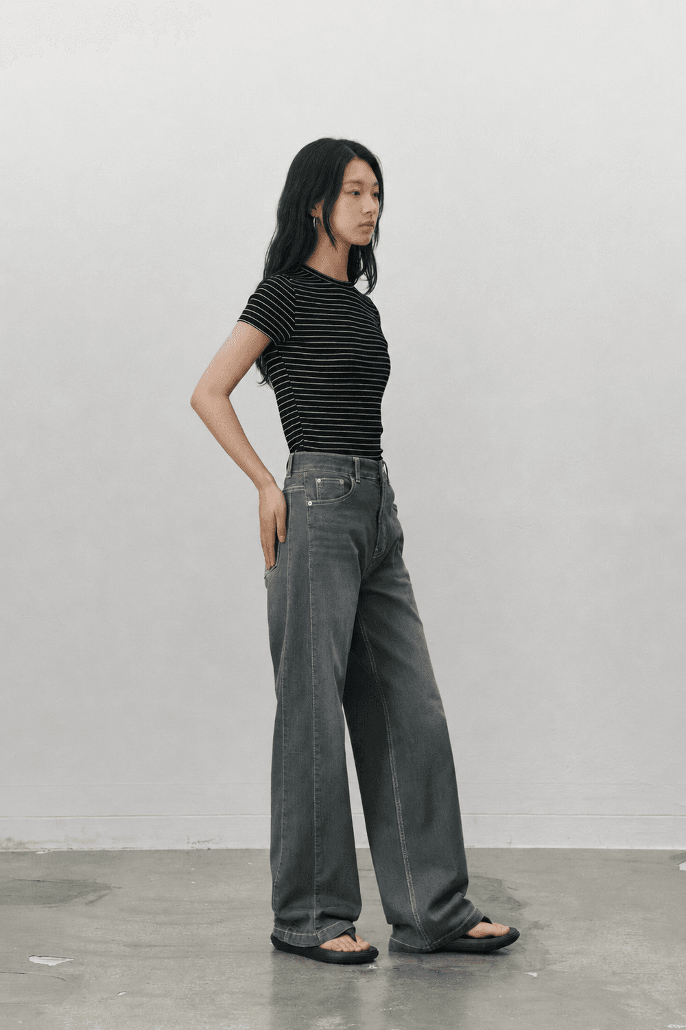 Pin stripe T shirt - Black — vue 4