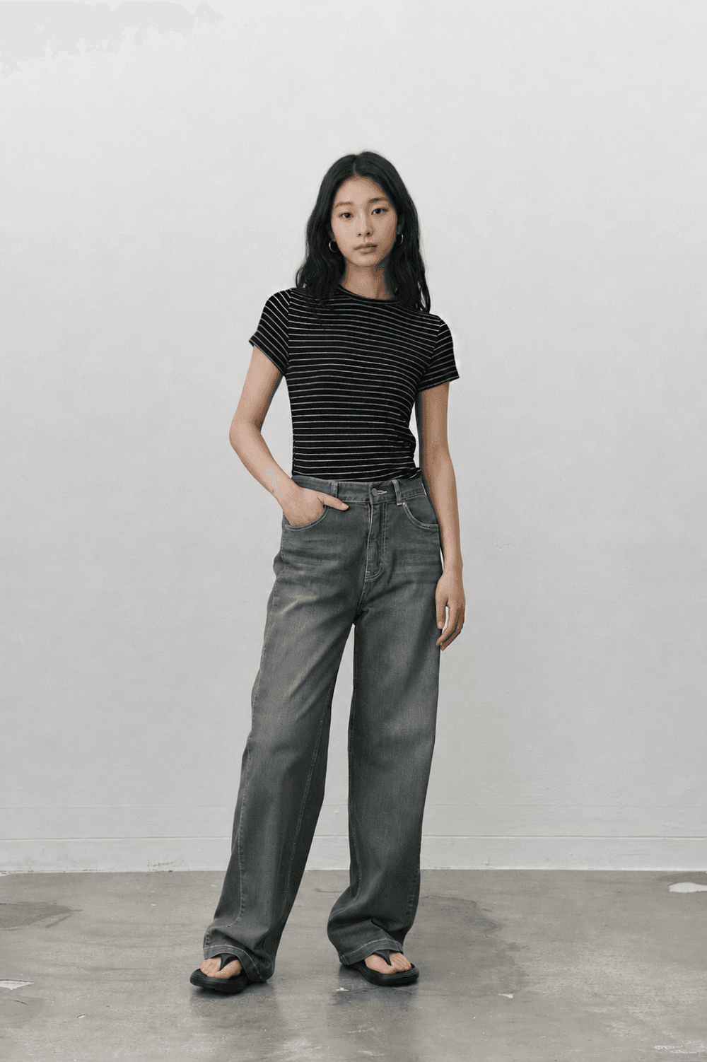 Pin stripe T shirt - Black — vue 5