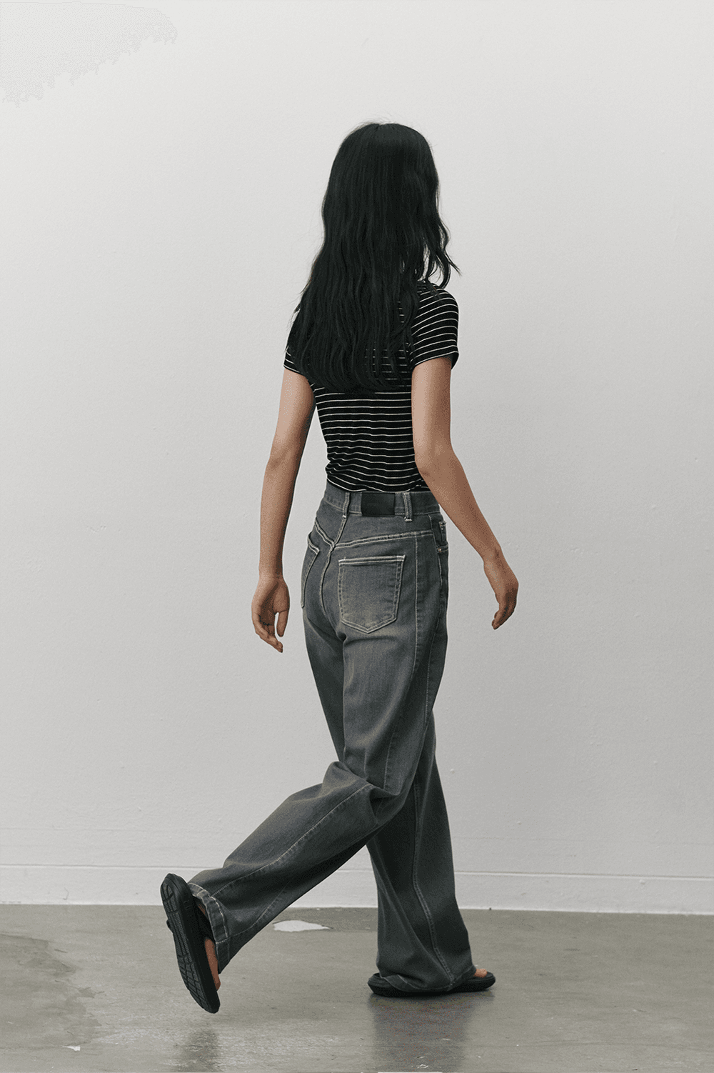 Pin stripe T shirt - Black — vue 8